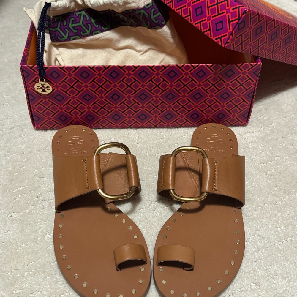 Tory Burch Ravello Tan/Gold Leather Studded Sandals NEVER WORN